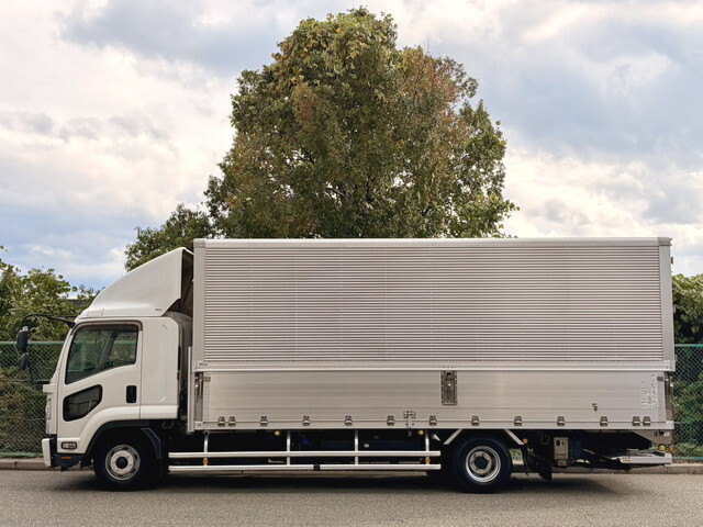 いすゞフォワードアルミウイング中型（4t）[写真06]