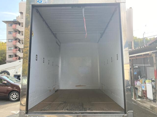 いすゞエルフパネルバン小型（2t・3t）[写真10]