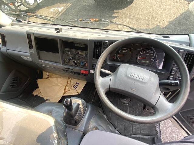 いすゞエルフパネルバン小型（2t・3t）[写真16]