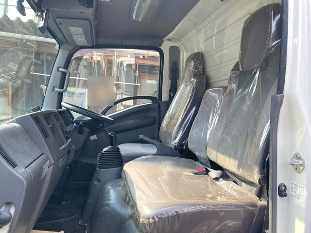 いすゞエルフパネルバン小型（2t・3t）[写真19]