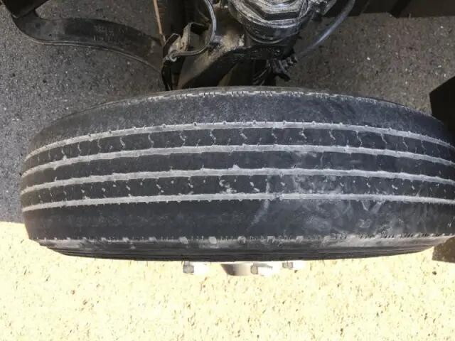 いすゞエルフ平ボディ小型（2t・3t）[写真15]