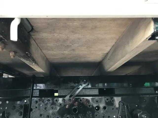 いすゞエルフ平ボディ小型（2t・3t）[写真19]