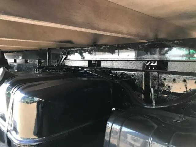 いすゞエルフ平ボディ小型（2t・3t）[写真21]