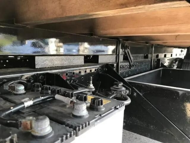 いすゞエルフ平ボディ小型（2t・3t）[写真23]