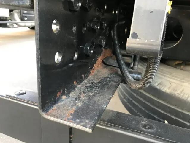 いすゞエルフ平ボディ小型（2t・3t）[写真32]