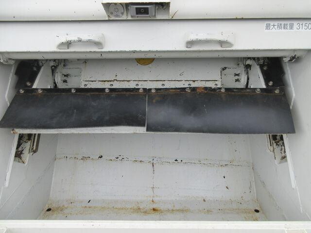 日野デュトロパッカー車（塵芥車）小型（2t・3t）[写真23]