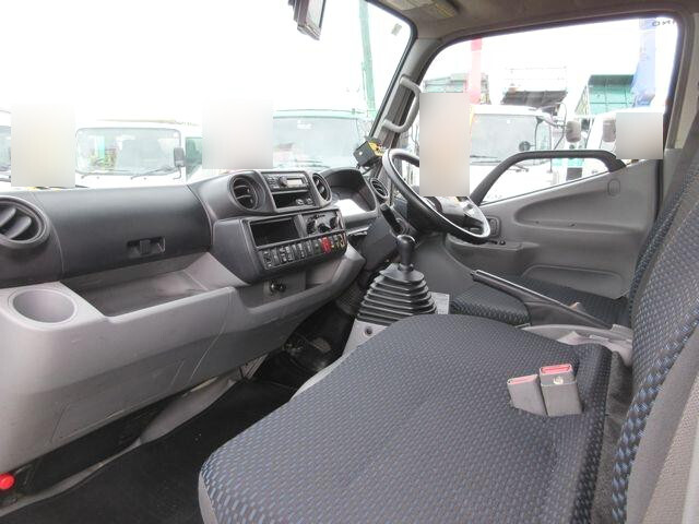 日野デュトロパッカー車（塵芥車）小型（2t・3t）[写真38]