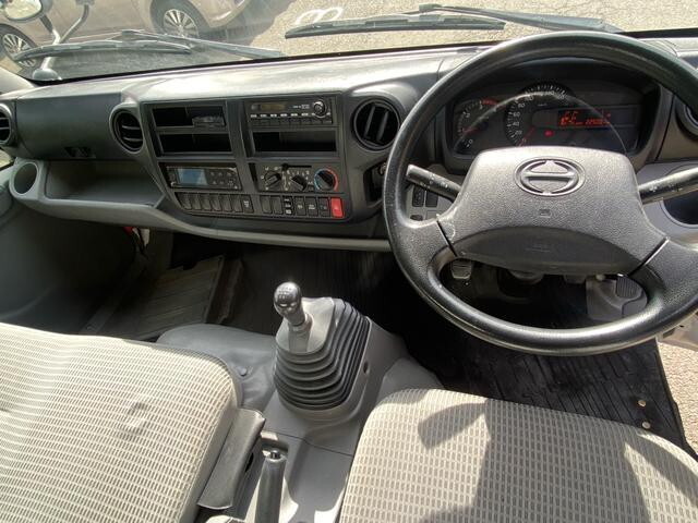 日野デュトロ冷凍車（冷蔵車）小型（2t・3t）[写真17]