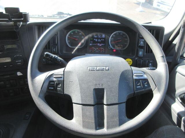 いすゞギガバルク車（粉粒体運搬車）大型（10t）[写真34]