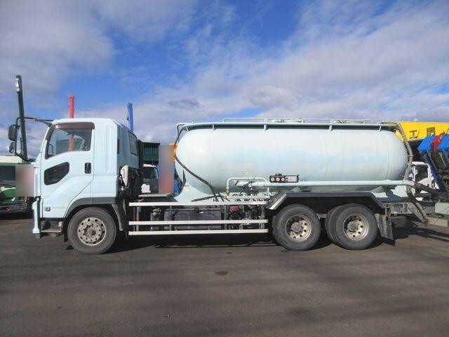 いすゞギガバルク車（粉粒体運搬車）大型（10t）[写真07]