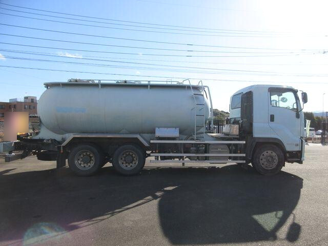 いすゞギガバルク車（粉粒体運搬車）大型（10t）[写真08]