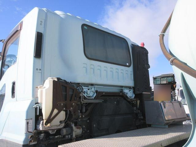 いすゞギガバルク車（粉粒体運搬車）大型（10t）[写真09]