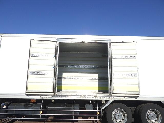 いすゞギガ冷凍車（冷蔵車）大型（10t）[写真05]