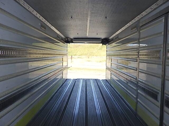 いすゞギガ冷凍車（冷蔵車）大型（10t）[写真08]