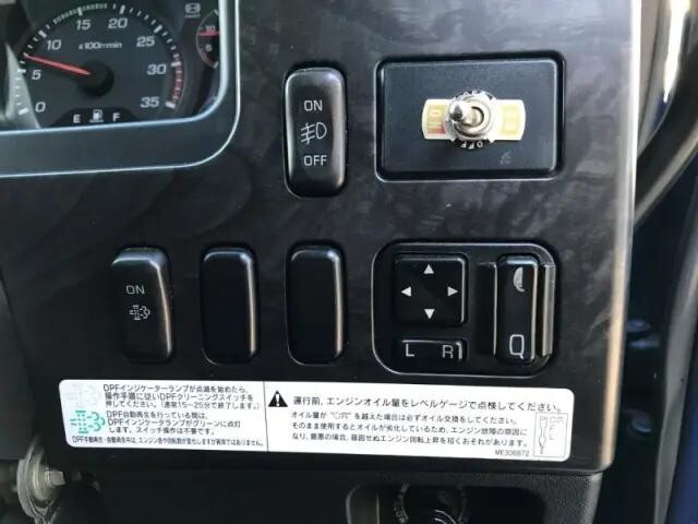 三菱ふそうファイターアルミブロック中型（4t）[写真12]