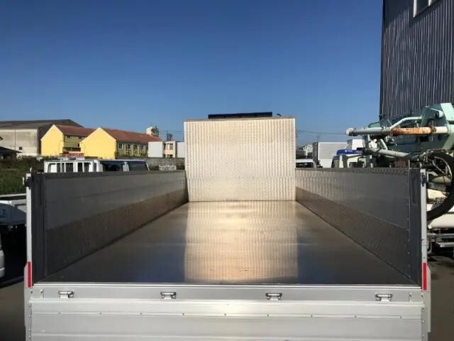 三菱ふそうファイターアルミブロック中型（4t）[写真26]