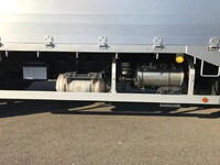 三菱ふそうファイターアルミブロック中型（4t）[写真32]