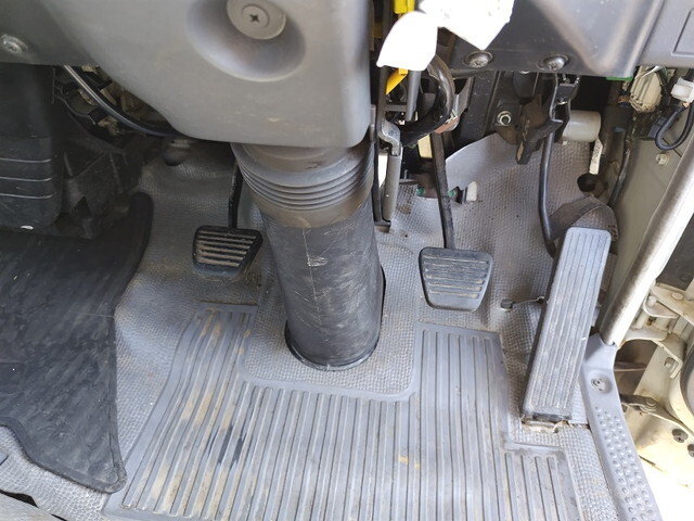 いすゞエルフ高所作業車小型（2t・3t）[写真27]