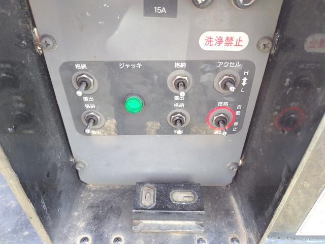 いすゞエルフ高所作業車小型（2t・3t）[写真32]