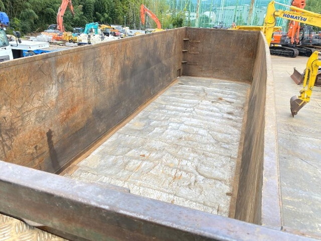 UDトラックスクオンスクラップ運搬車大型（10t）[写真19]