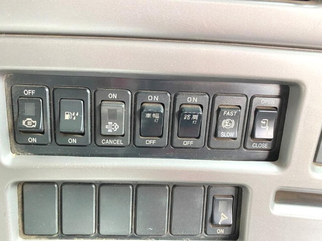 UDトラックスクオンスクラップ運搬車大型（10t）[写真23]