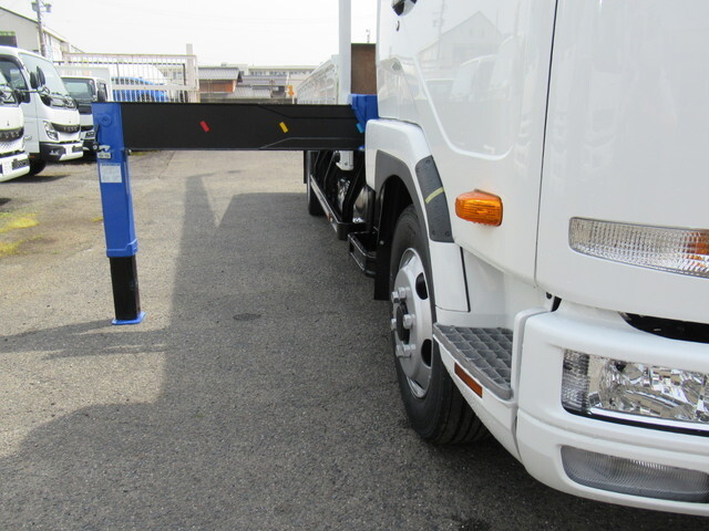 三菱ふそうファイタークレーン4段中型（4t）[写真10]