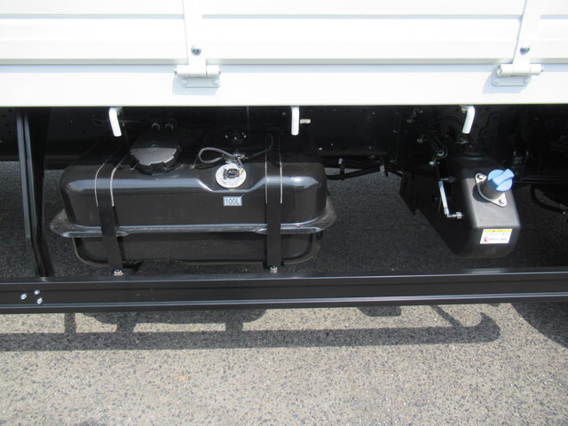 三菱ふそうファイタークレーン4段中型（4t）[写真16]