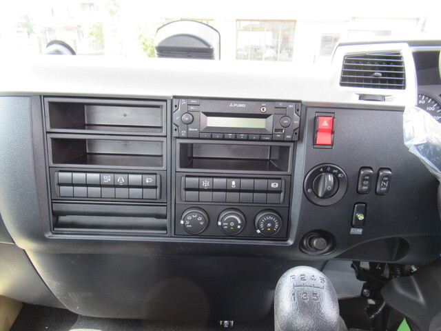 三菱ふそうファイタークレーン4段中型（4t）[写真26]