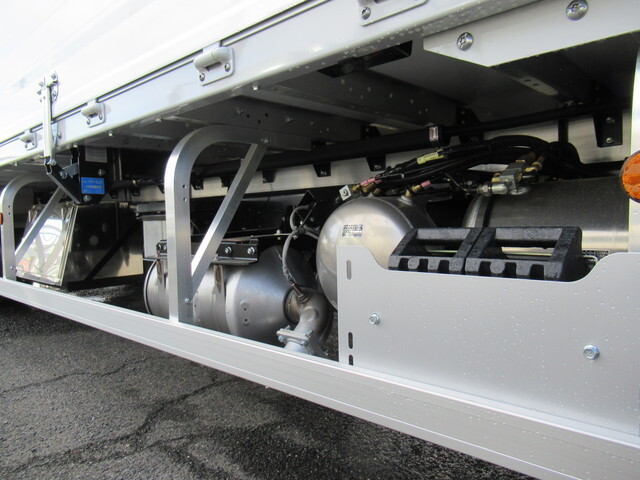 三菱ふそうファイターアルミウイング中型（4t）[写真18]