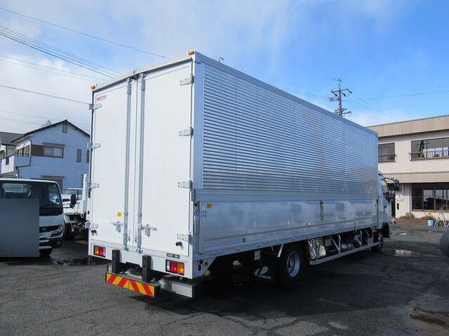 三菱ふそうファイターアルミウイング中型（4t）[写真02]