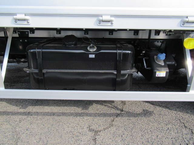 三菱ふそうファイターアルミウイング中型（4t）[写真20]