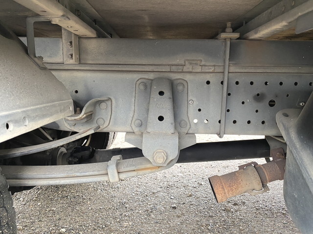 いすゞエルフアルミバン小型（2t・3t）[写真16]