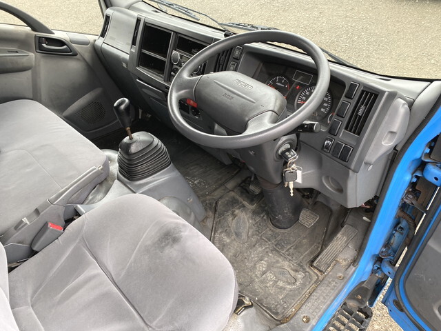 いすゞエルフアルミバン小型（2t・3t）[写真19]