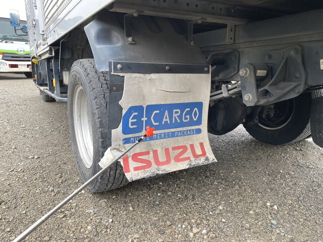 いすゞエルフアルミバン小型（2t・3t）[写真38]