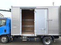 いすゞエルフアルミバン小型（2t・3t）[写真10]