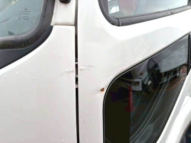 三菱ふそうファイタークレーン3段中型（4t）[写真23]