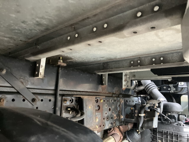 いすゞエルフアルミバン小型（2t・3t）[写真22]