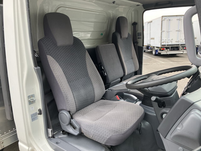 いすゞエルフアルミバン小型（2t・3t）[写真31]