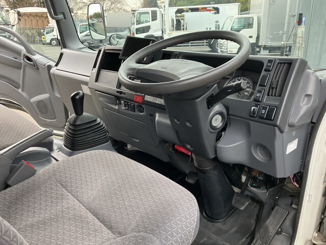 いすゞエルフアルミバン小型（2t・3t）[写真32]