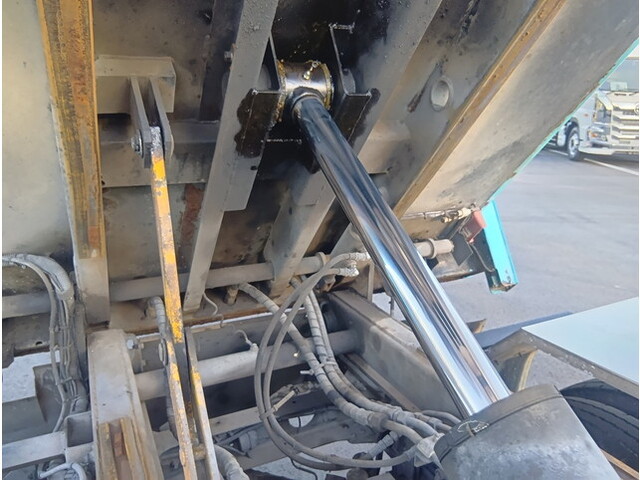 三菱ふそうキャンターパッカー車（塵芥車）小型（2t・3t）[写真12]