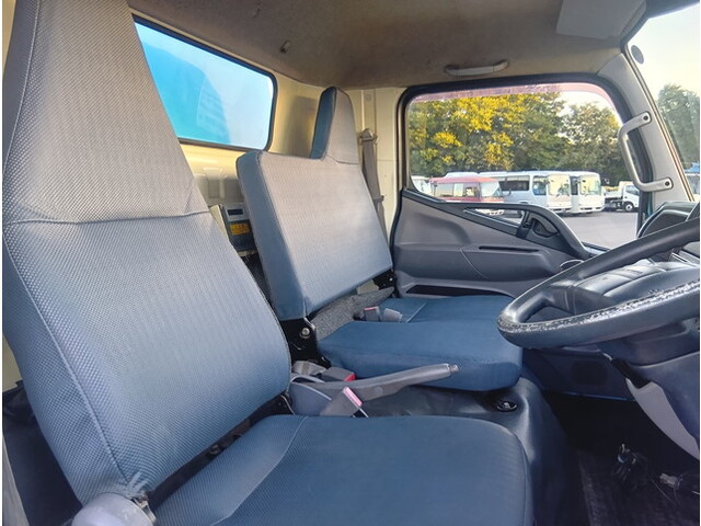 三菱ふそうキャンターパッカー車（塵芥車）小型（2t・3t）[写真23]