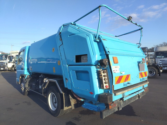三菱ふそうキャンターパッカー車（塵芥車）小型（2t・3t）[写真04]