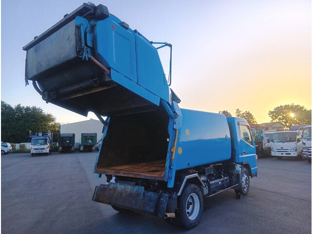 三菱ふそうキャンターパッカー車（塵芥車）小型（2t・3t）[写真08]