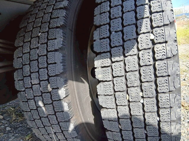 日野レンジャー冷凍車（冷蔵車）中型（4t）[写真11]