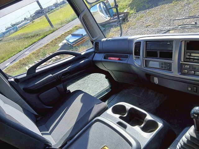 日野レンジャー冷凍車（冷蔵車）中型（4t）[写真26]