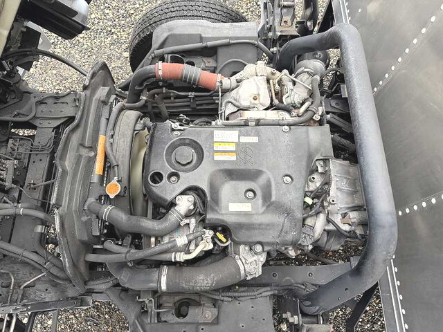 いすゞエルフアルミバン小型（2t・3t）[写真16]