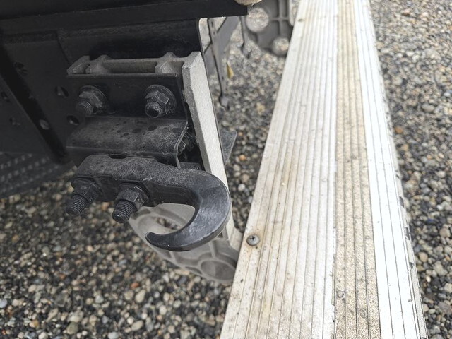 いすゞエルフアルミバン小型（2t・3t）[写真26]