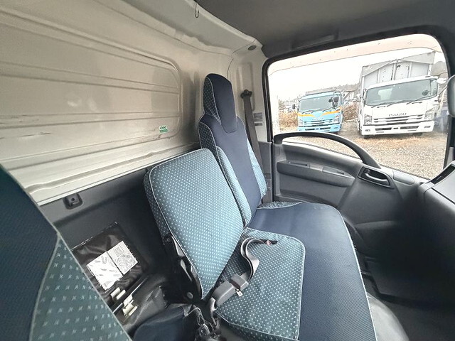 いすゞエルフアルミバン小型（2t・3t）[写真39]