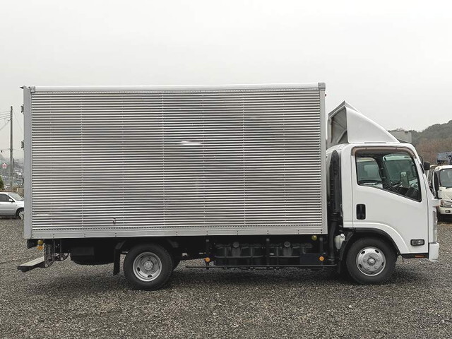 いすゞエルフアルミバン小型（2t・3t）[写真06]