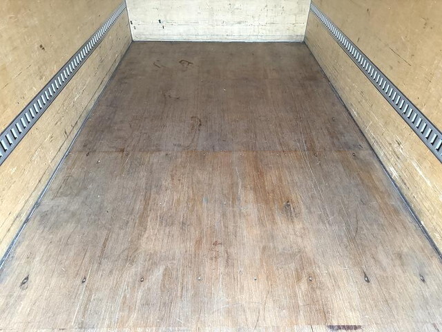 いすゞエルフアルミバン小型（2t・3t）[写真08]